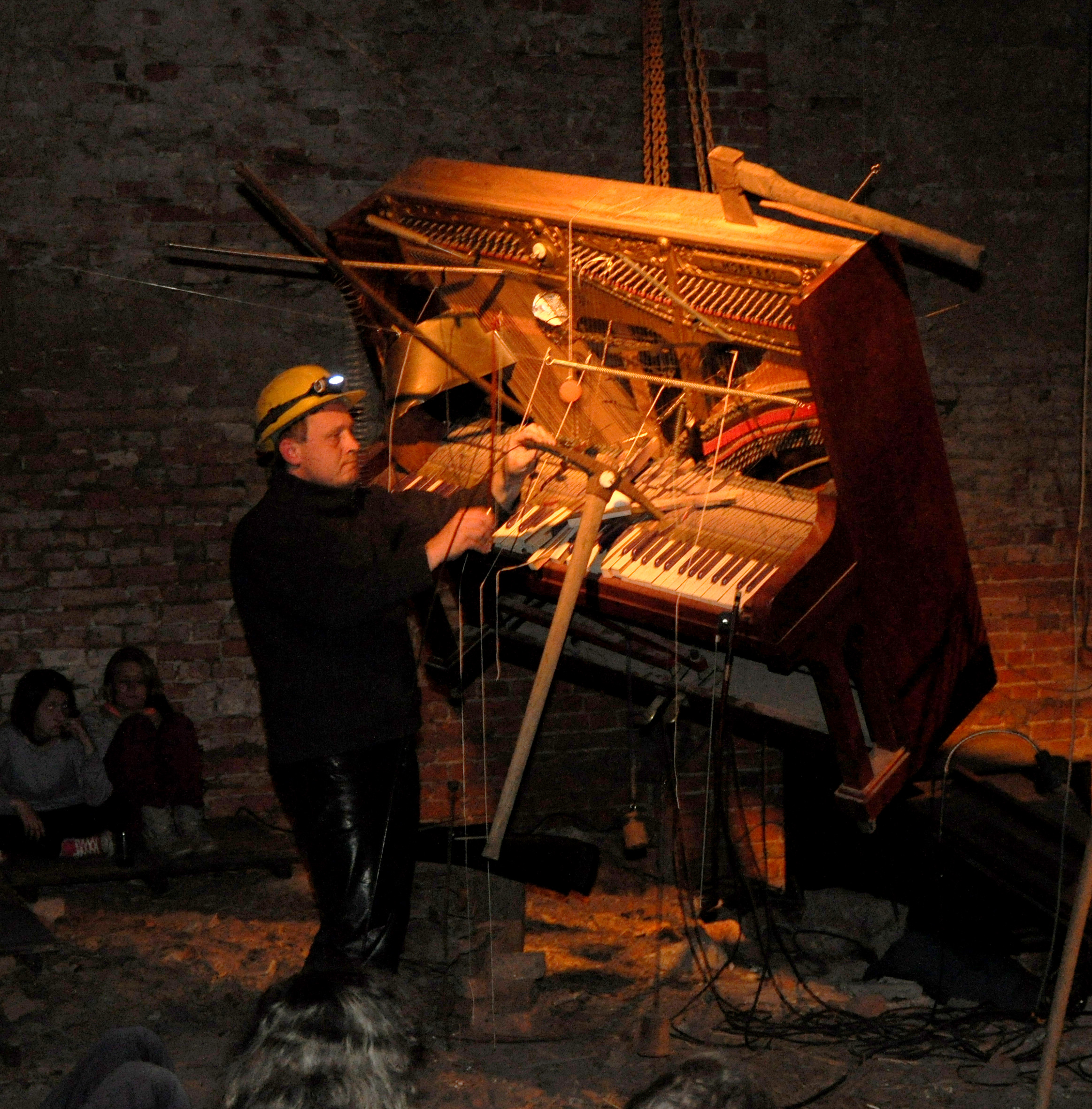 Performance "Grubenmusik"  Mit Jan Zimmermann, Berlin 2013